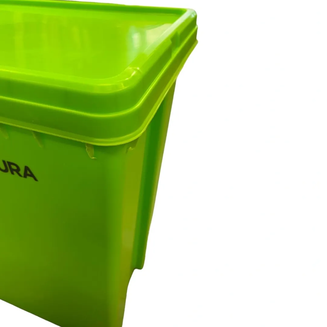 Natura Diet Super premium Hunde & kattefoder Natura Diet Firkantet Foderspand 15 kg - Praktisk opbevaring af hundefoder